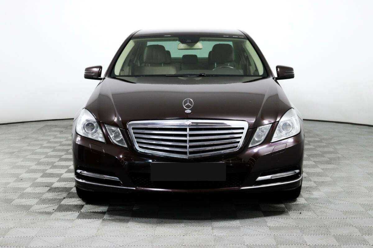 Mercedes-Benz E-Класс 2012 года с пробегом. Фото: #1