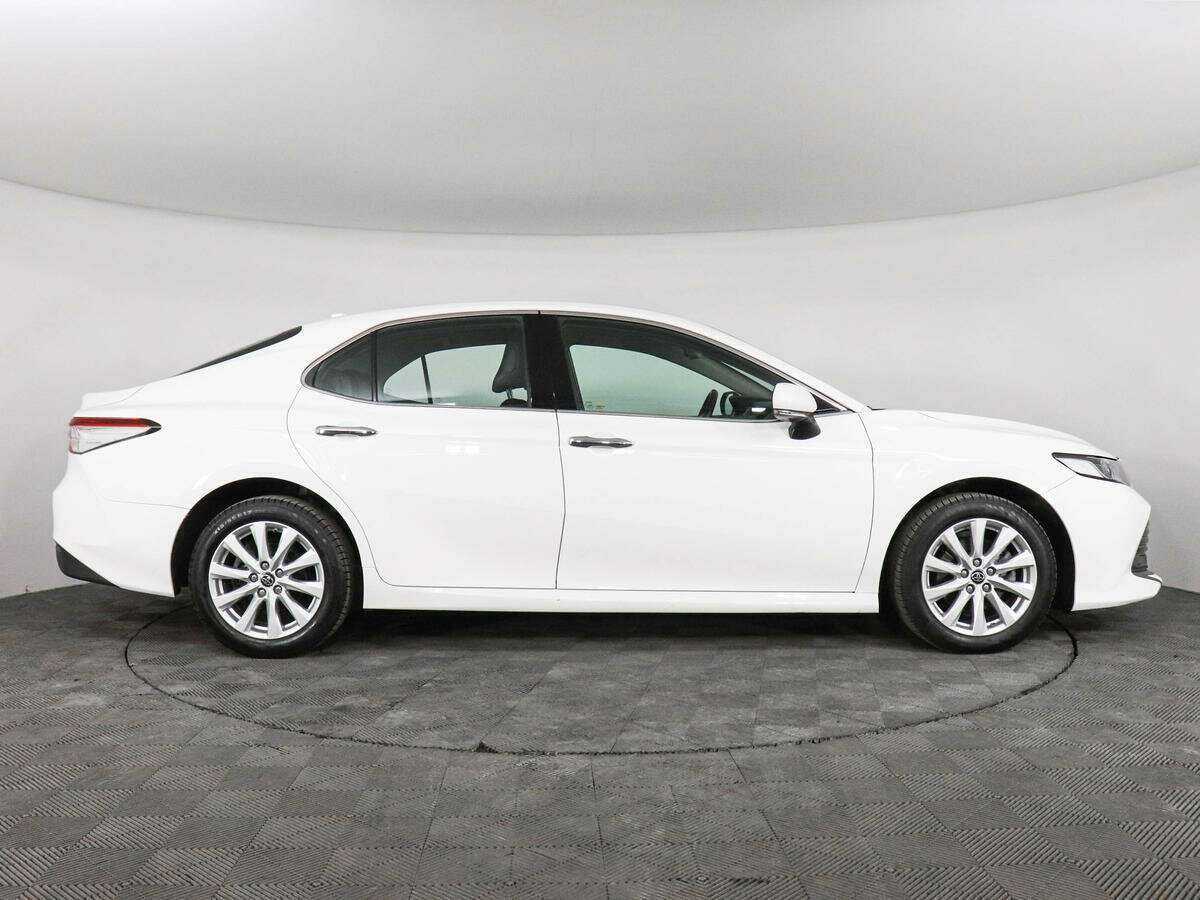 Toyota Camry 2019 года с пробегом. Фото: #3