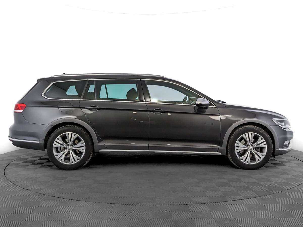 Volkswagen Passat 2018 года с пробегом. Фото: #3