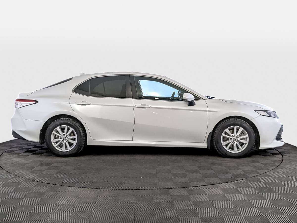 Toyota Camry 2021 года с пробегом. Фото: #3