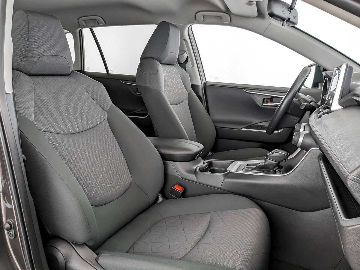 Toyota RAV4 2020 года с пробегом. Фото: #18