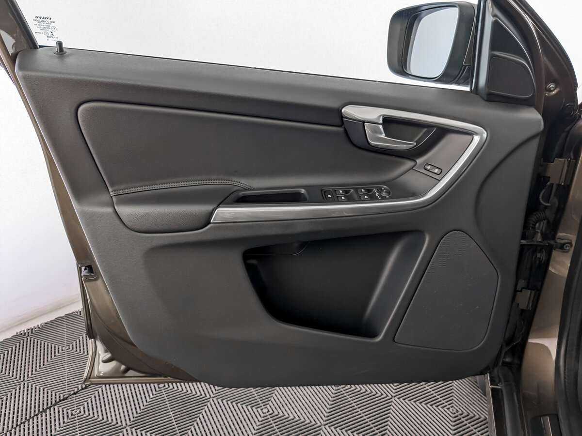 Volvo XC60 2015 года с пробегом. Фото: #17