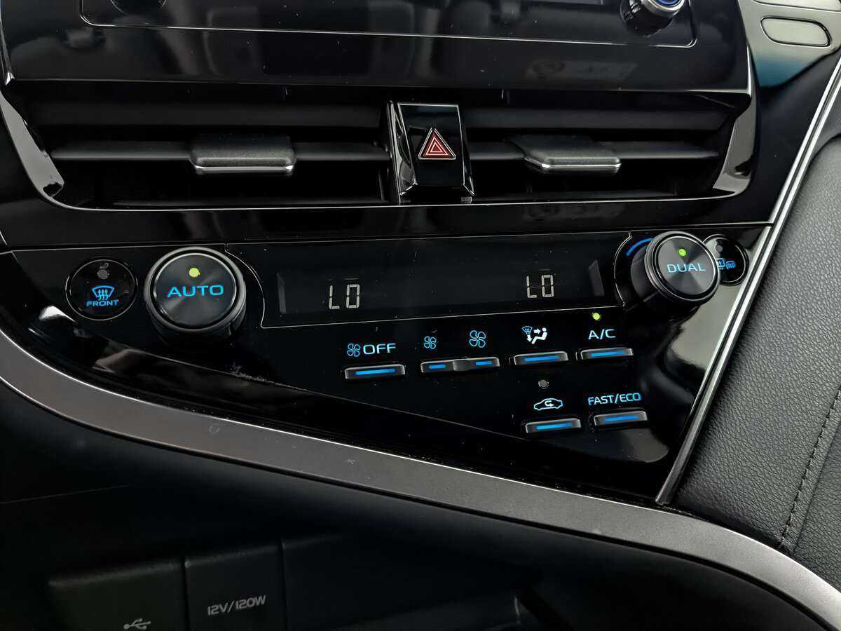 Toyota Camry 2022 года с пробегом. Фото: #21