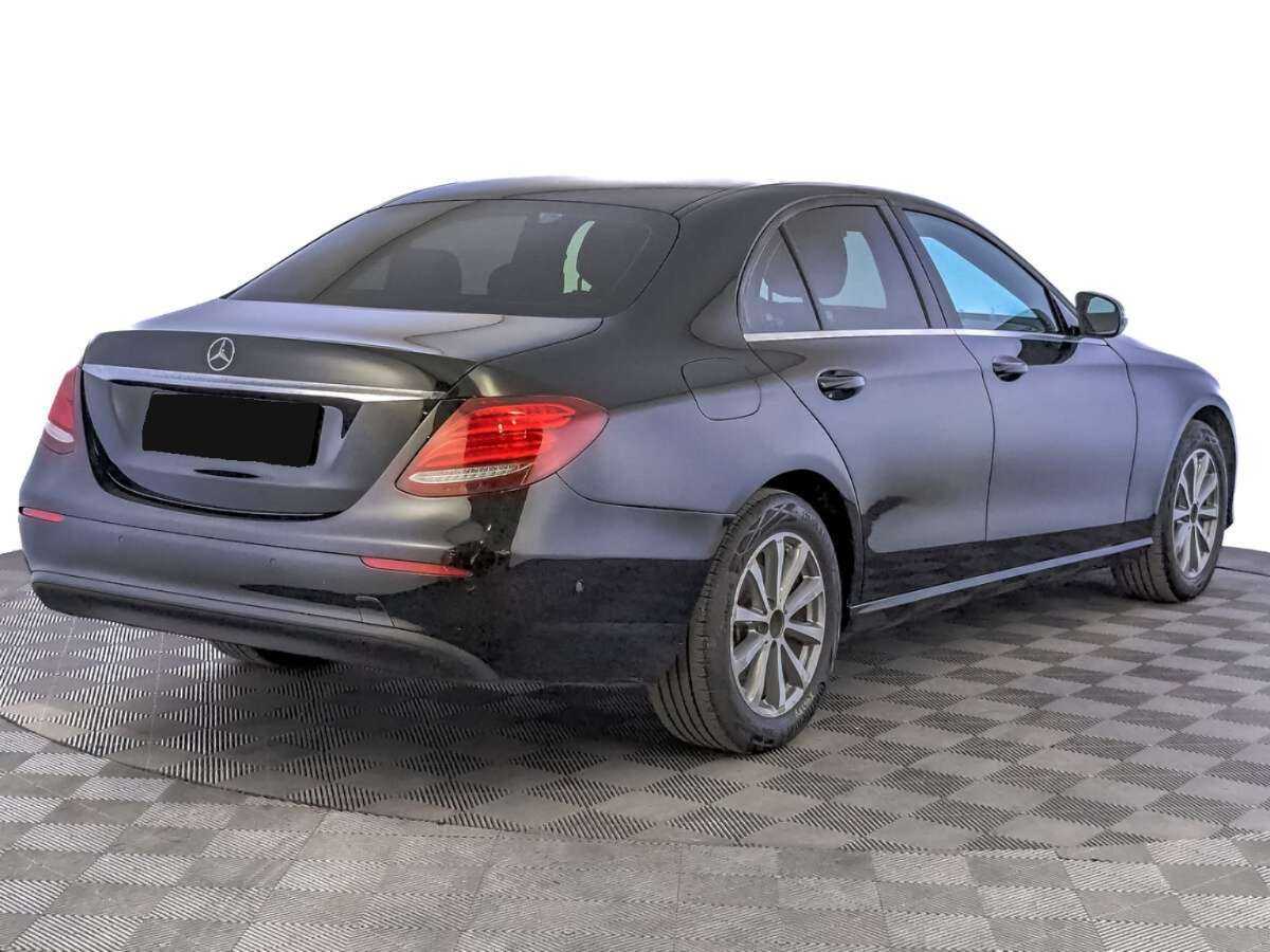 Mercedes-Benz E-Класс 2018 года с пробегом. Фото: #4