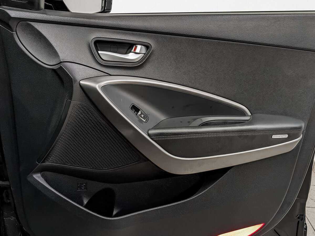 Б/У Хендай Санта Фе 2015 года. Фото: #19