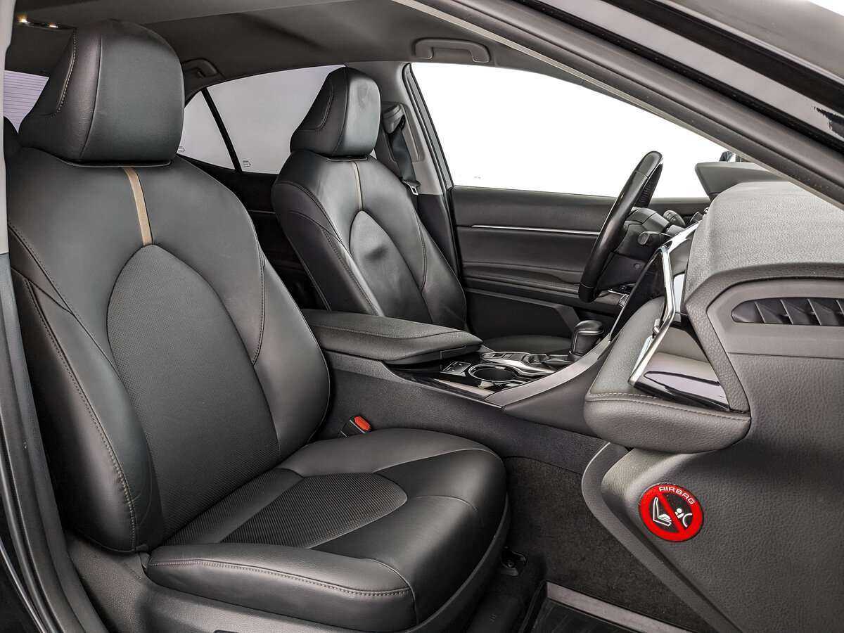 Toyota Camry 2019 года с пробегом. Фото: #16