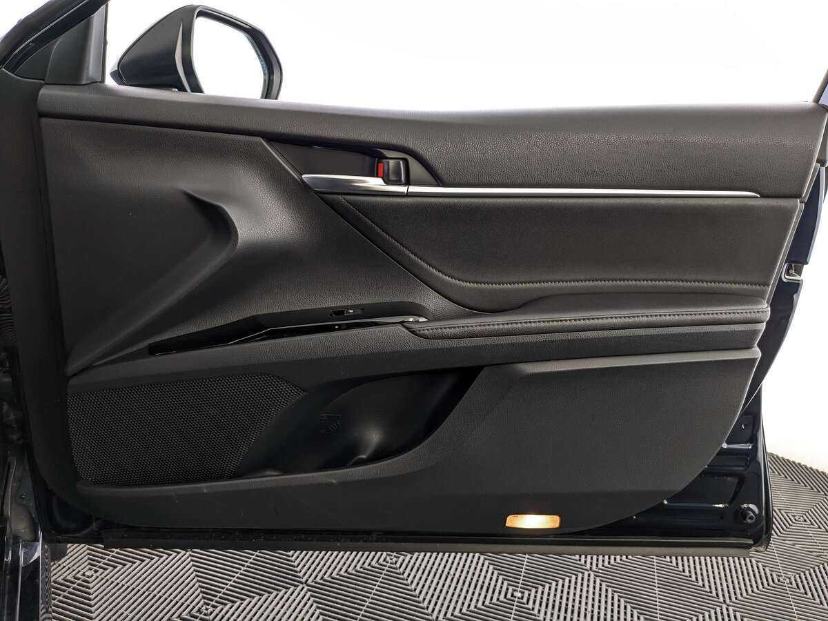 Toyota Camry 2018 года с пробегом. Фото: #20