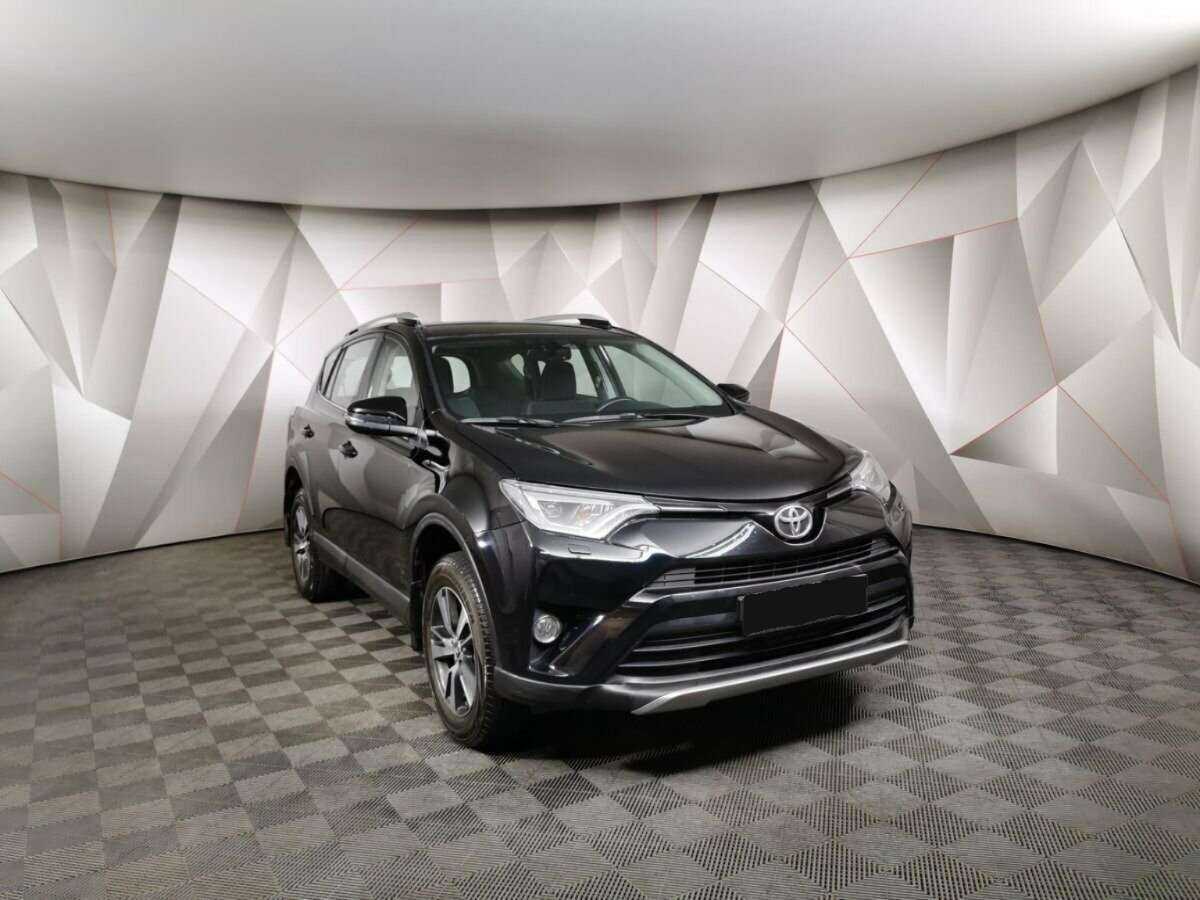 Toyota RAV4 2018 года с пробегом. Фото: #2