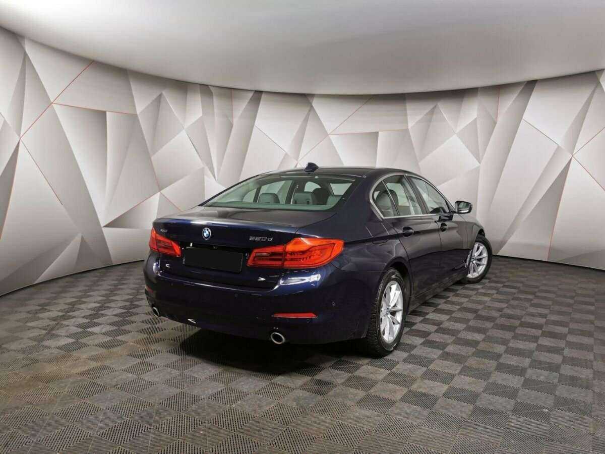 BMW 5 серии 2018 года с пробегом. Фото: #1