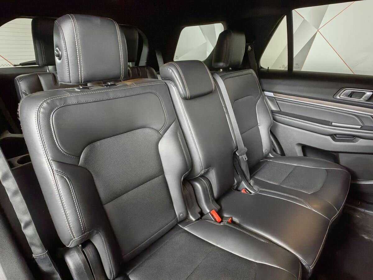 Ford Explorer 2017 года с пробегом. Фото: #11