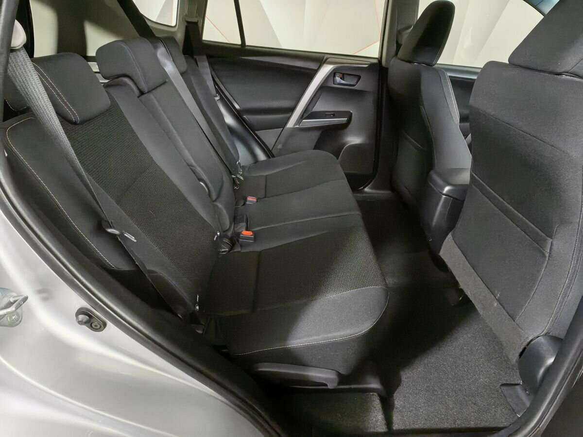Toyota RAV4 2016 года с пробегом. Фото: #10