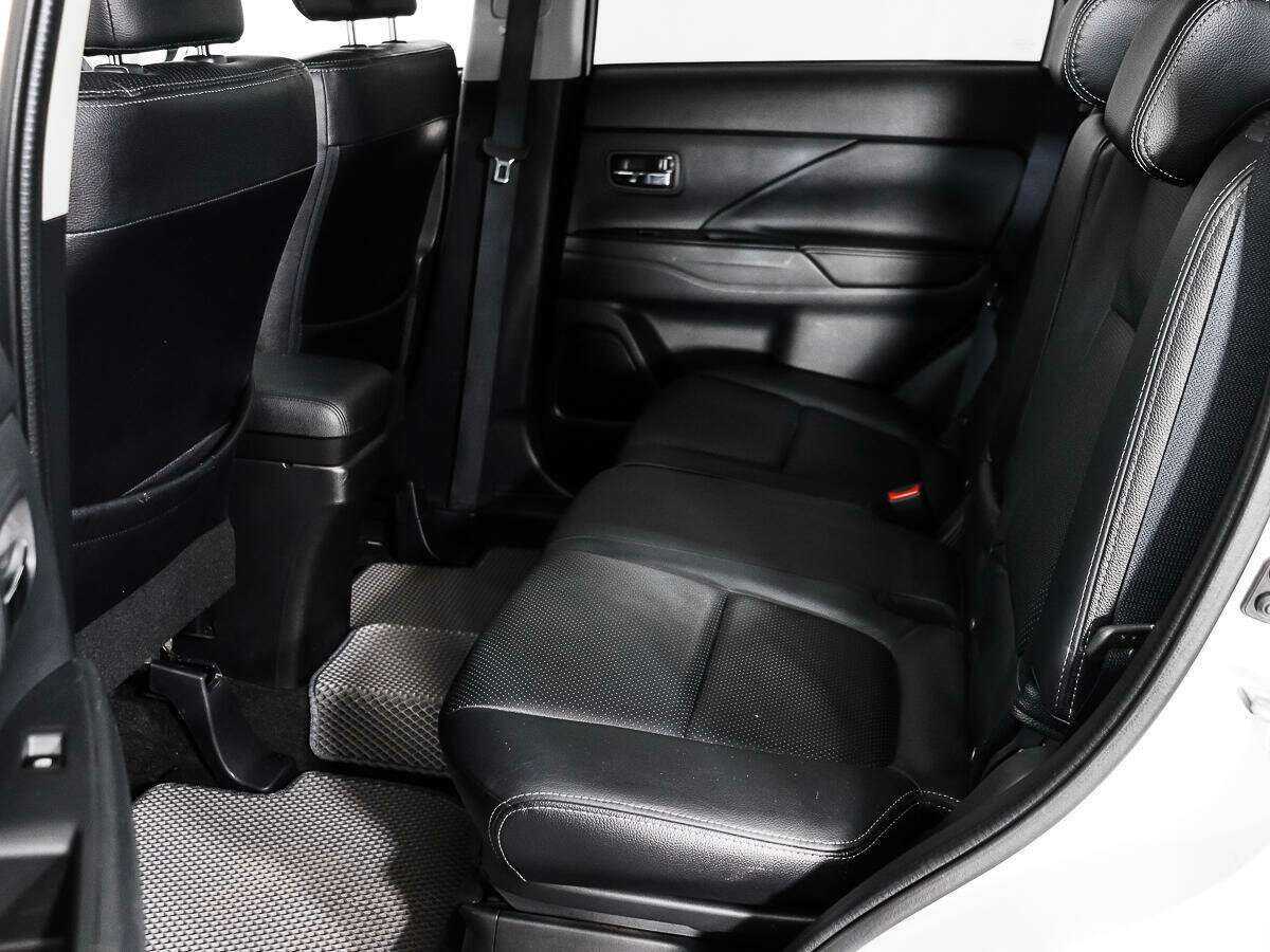 Mitsubishi Outlander 2016 года с пробегом. Фото: #11