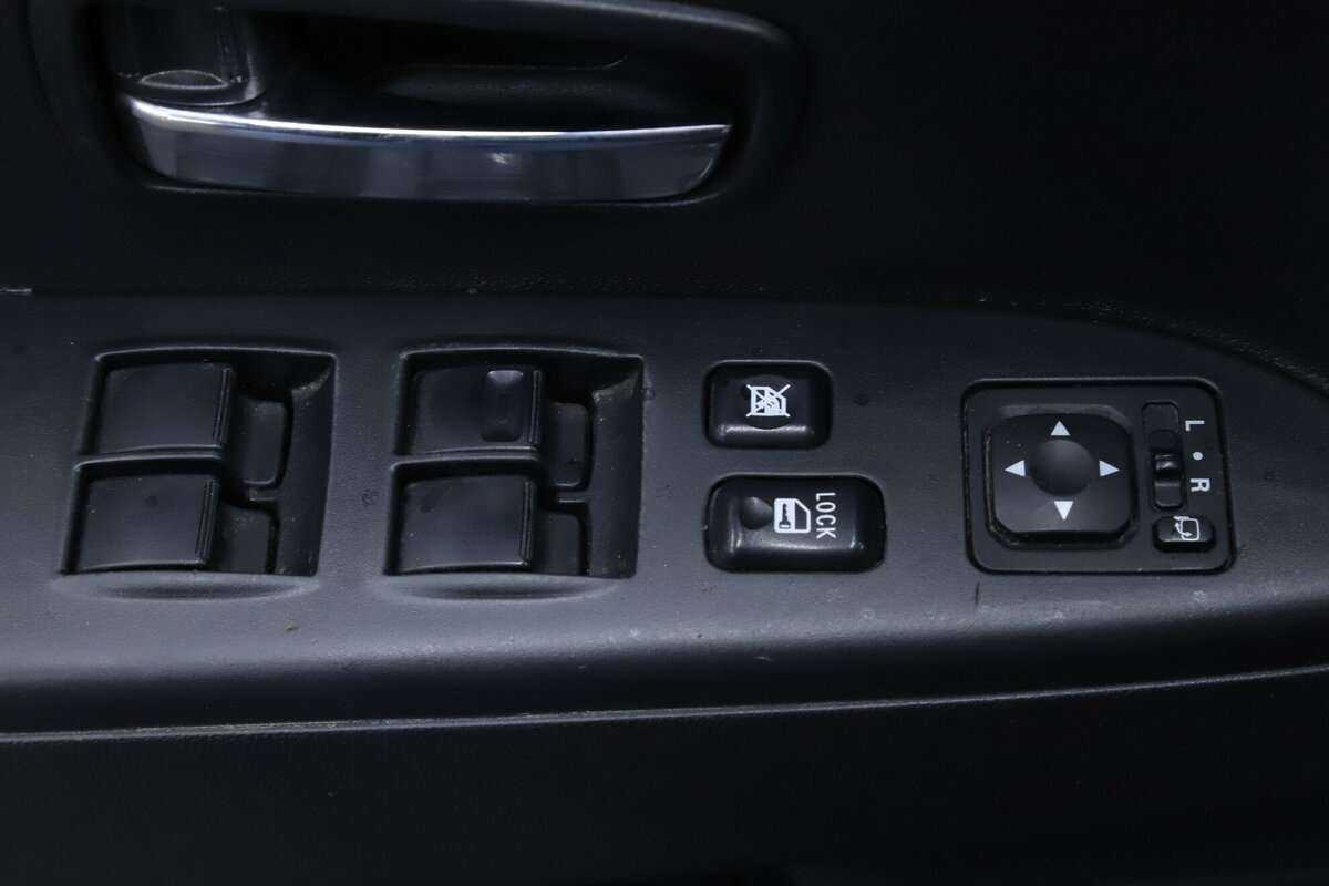 Б/У Митсубиши АС-Икс 2015 года. Фото: #7