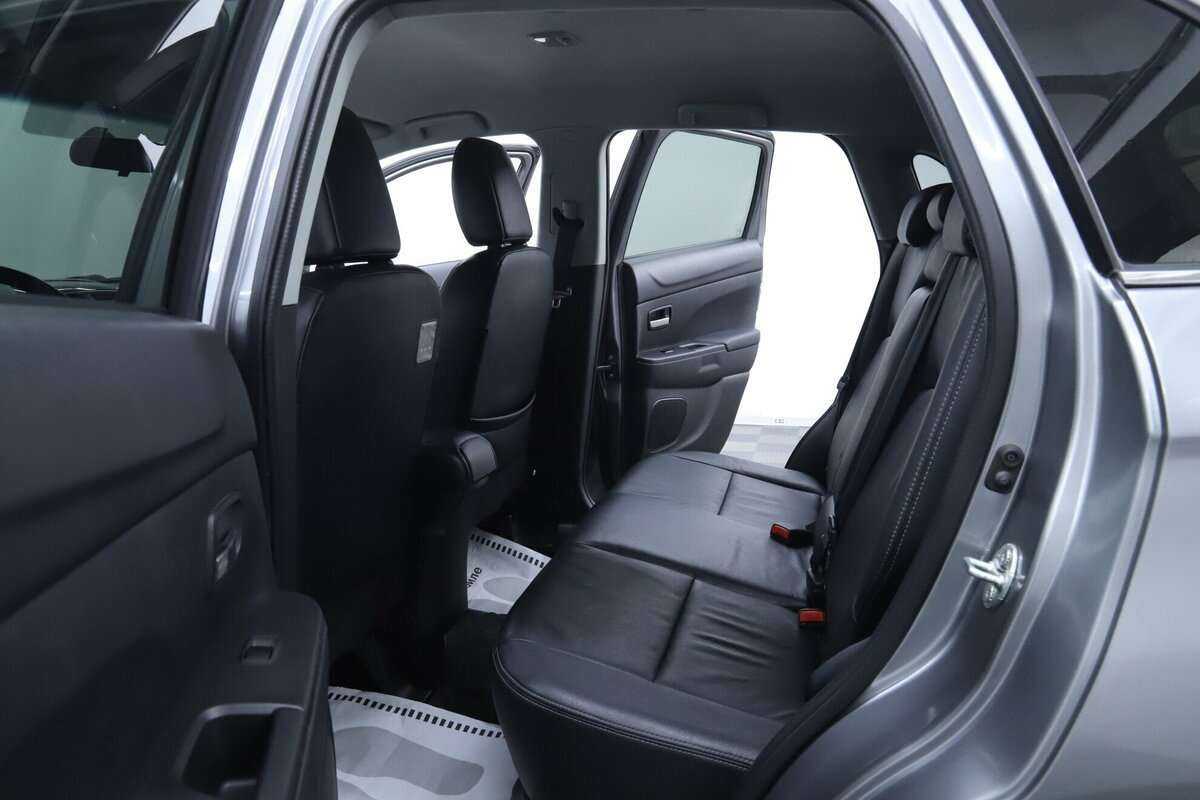 Б/У Митсубиши АС-Икс 2015 года. Фото: #16