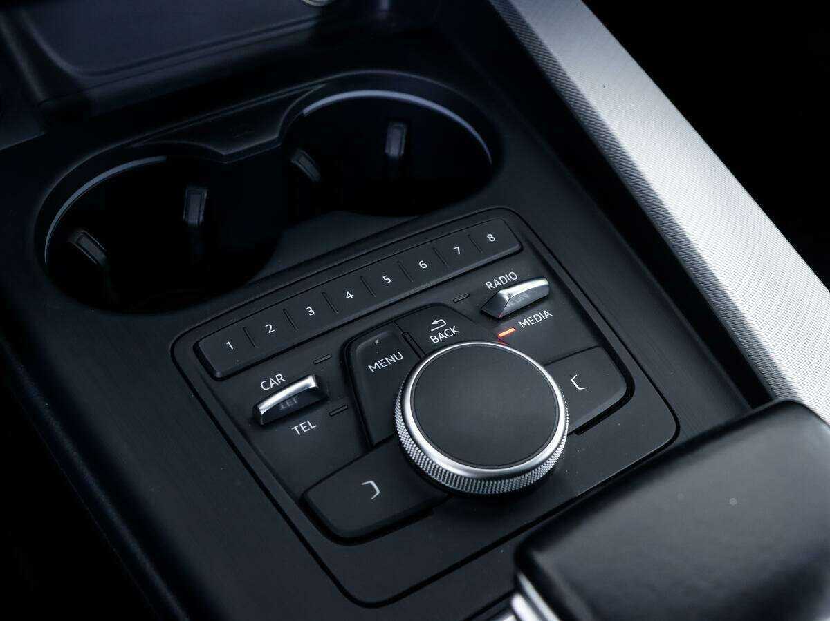 Audi A4 2015 года с пробегом. Фото: #10