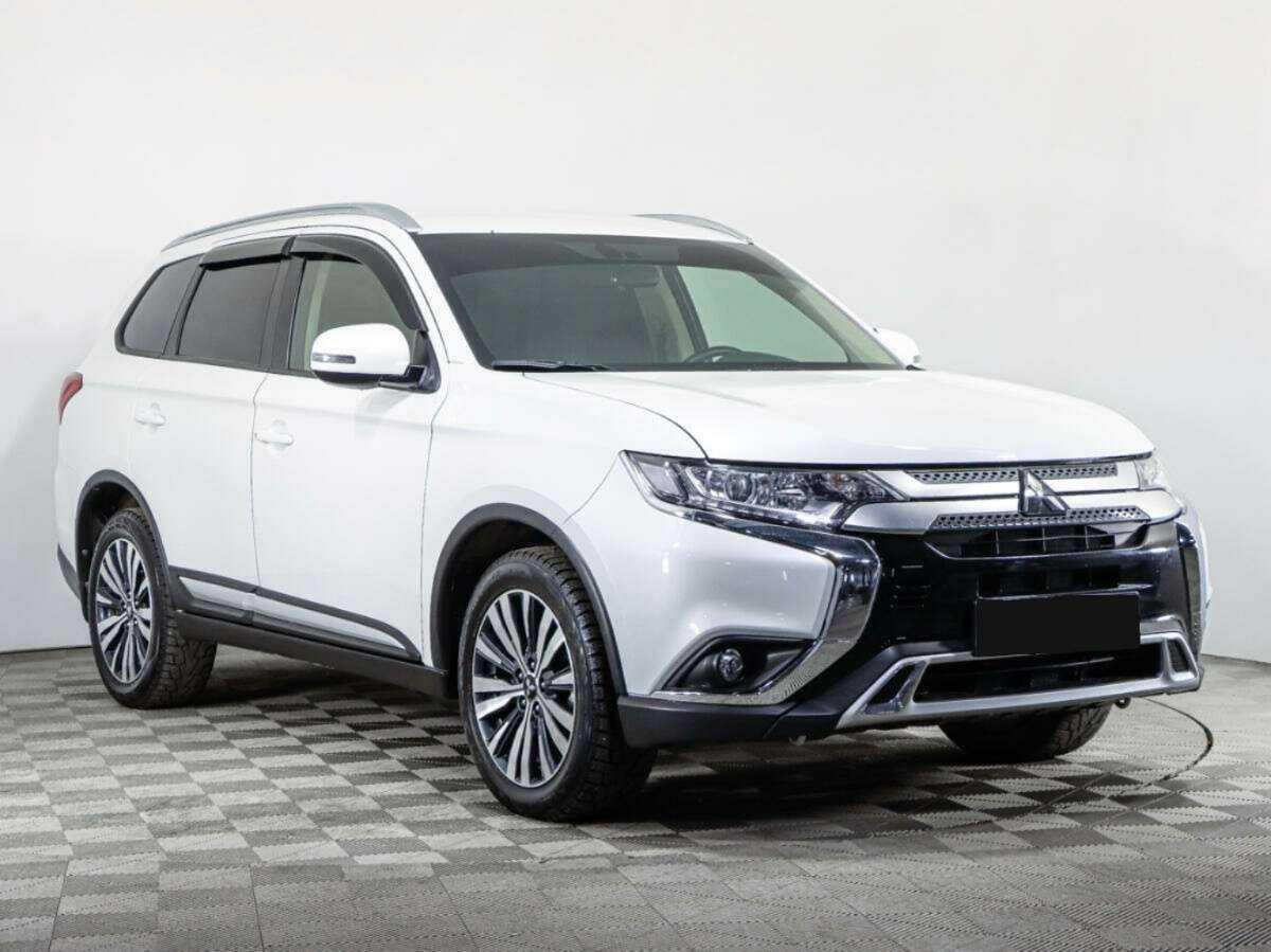 Mitsubishi Outlander 2021 года с пробегом. Фото: #2