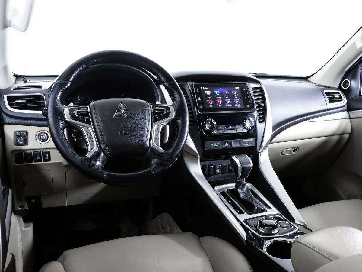 Mitsubishi Pajero Sport 2017 года с пробегом. Фото: #14