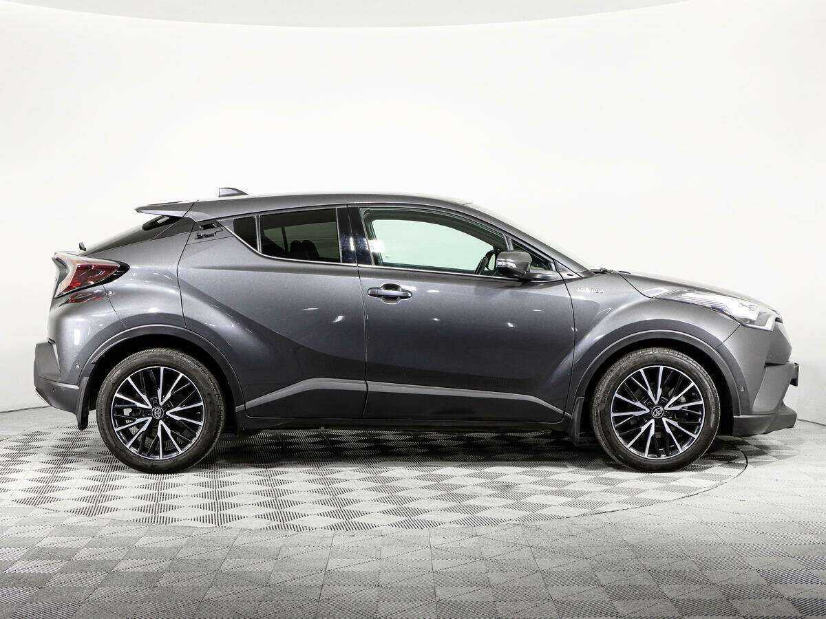 Toyota C-HR 2018 года с пробегом. Фото: #3