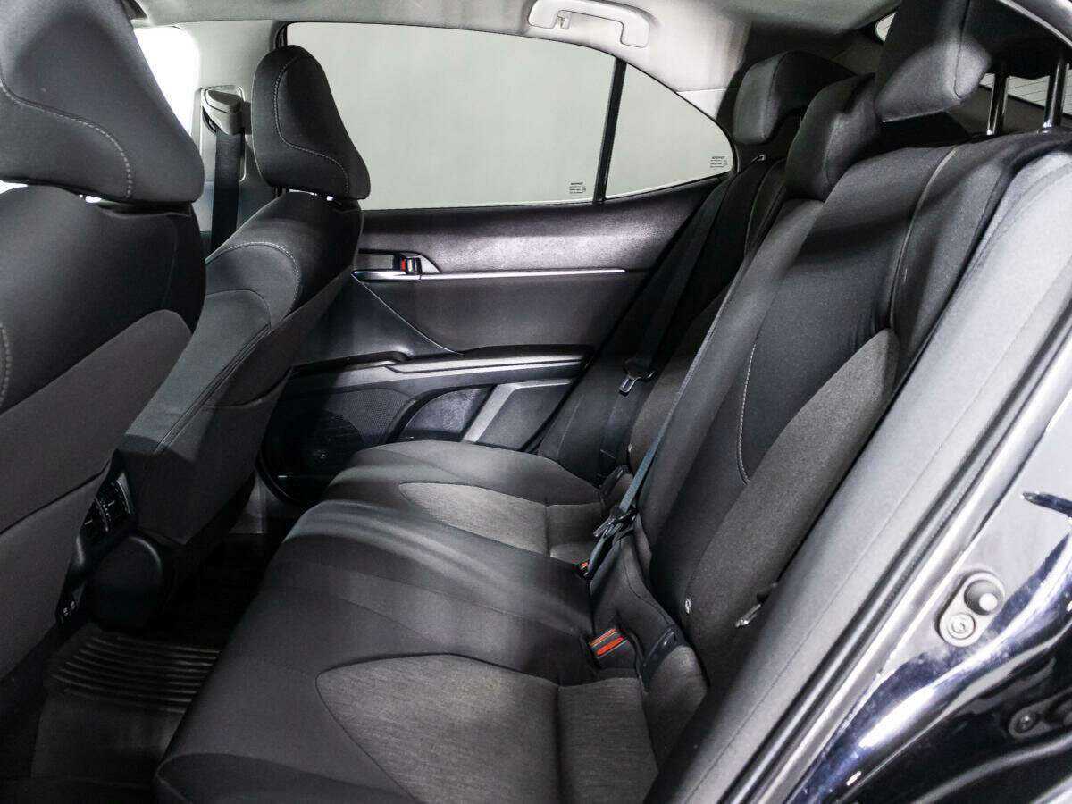 Toyota Camry 2021 года с пробегом. Фото: #9