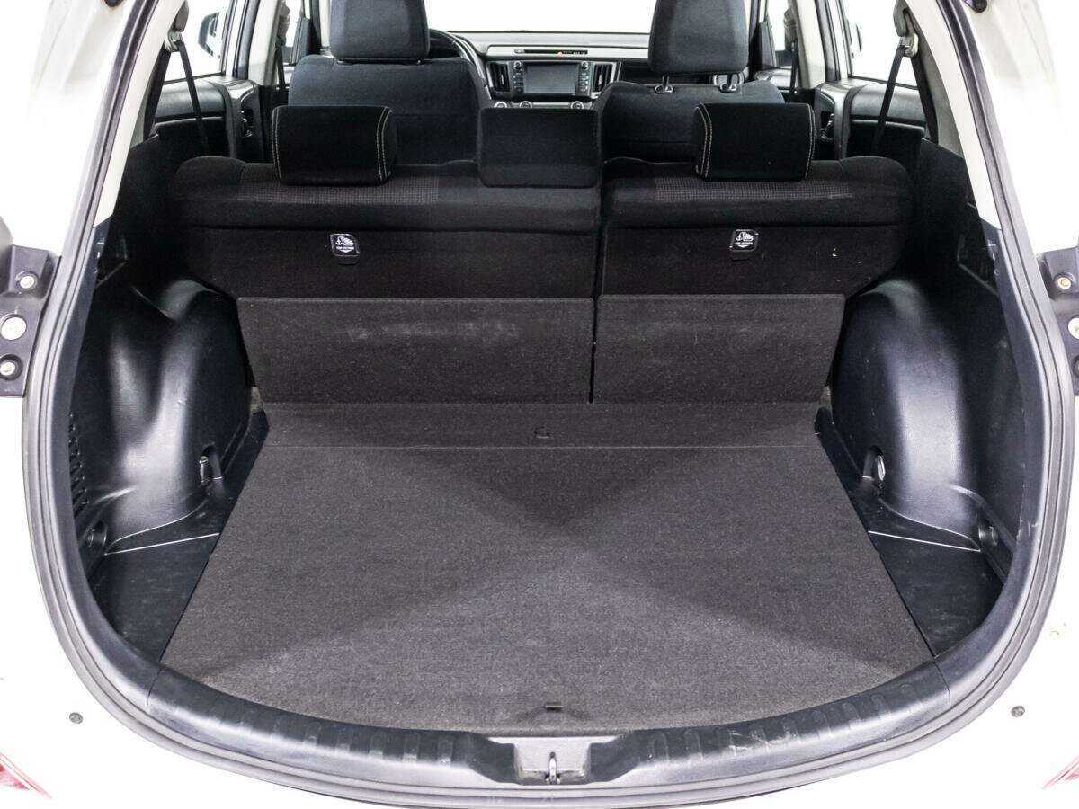 Toyota RAV4 2017 года с пробегом. Фото: #14