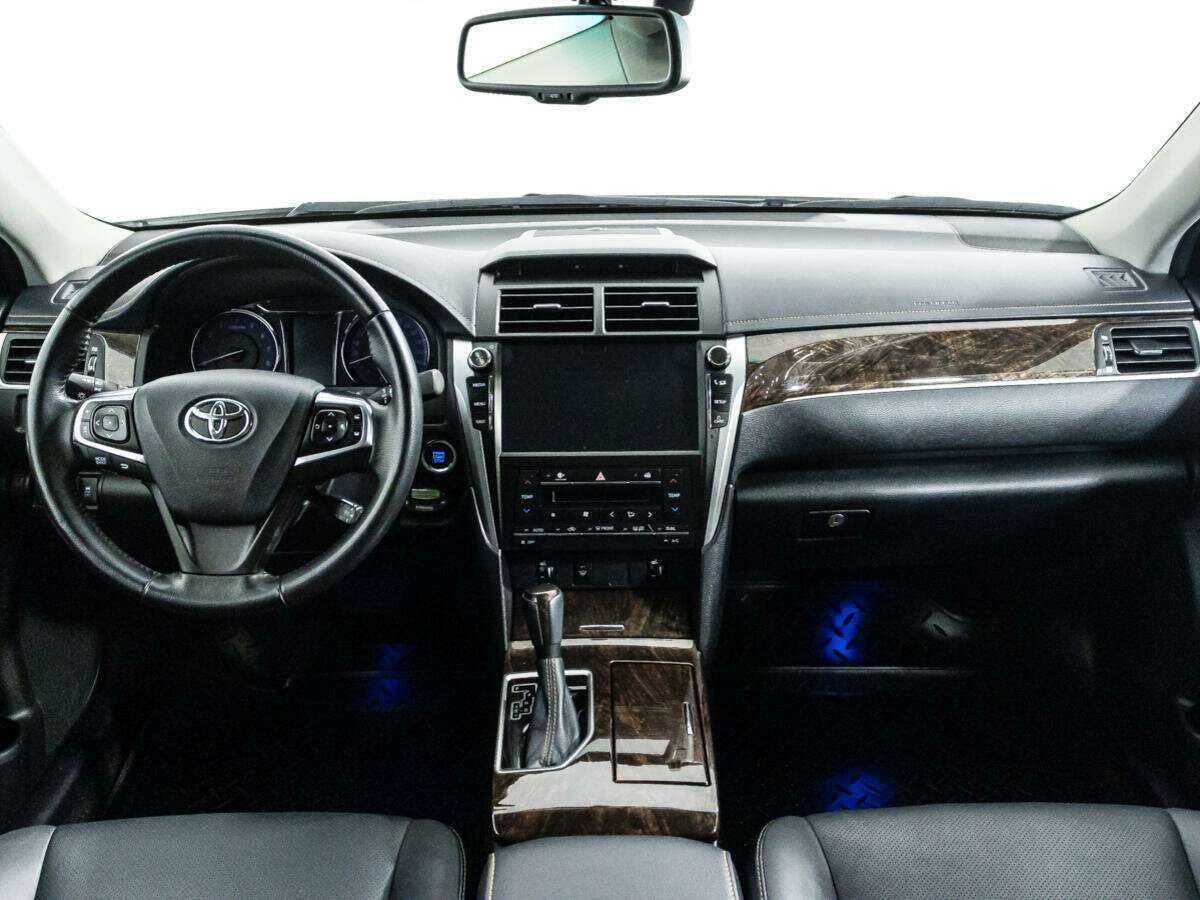Toyota Camry 2017 года с пробегом. Фото: #12