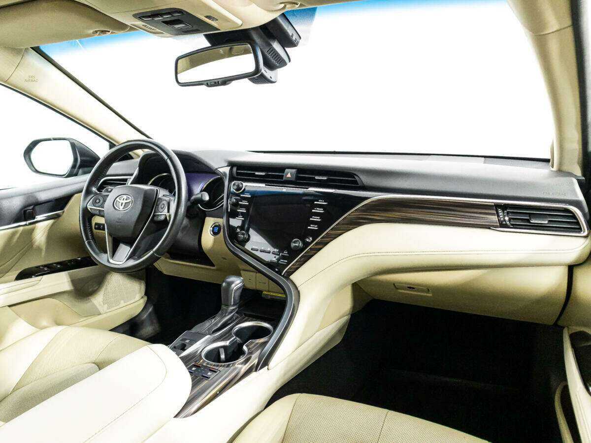 Toyota Camry 2018 года с пробегом. Фото: #8