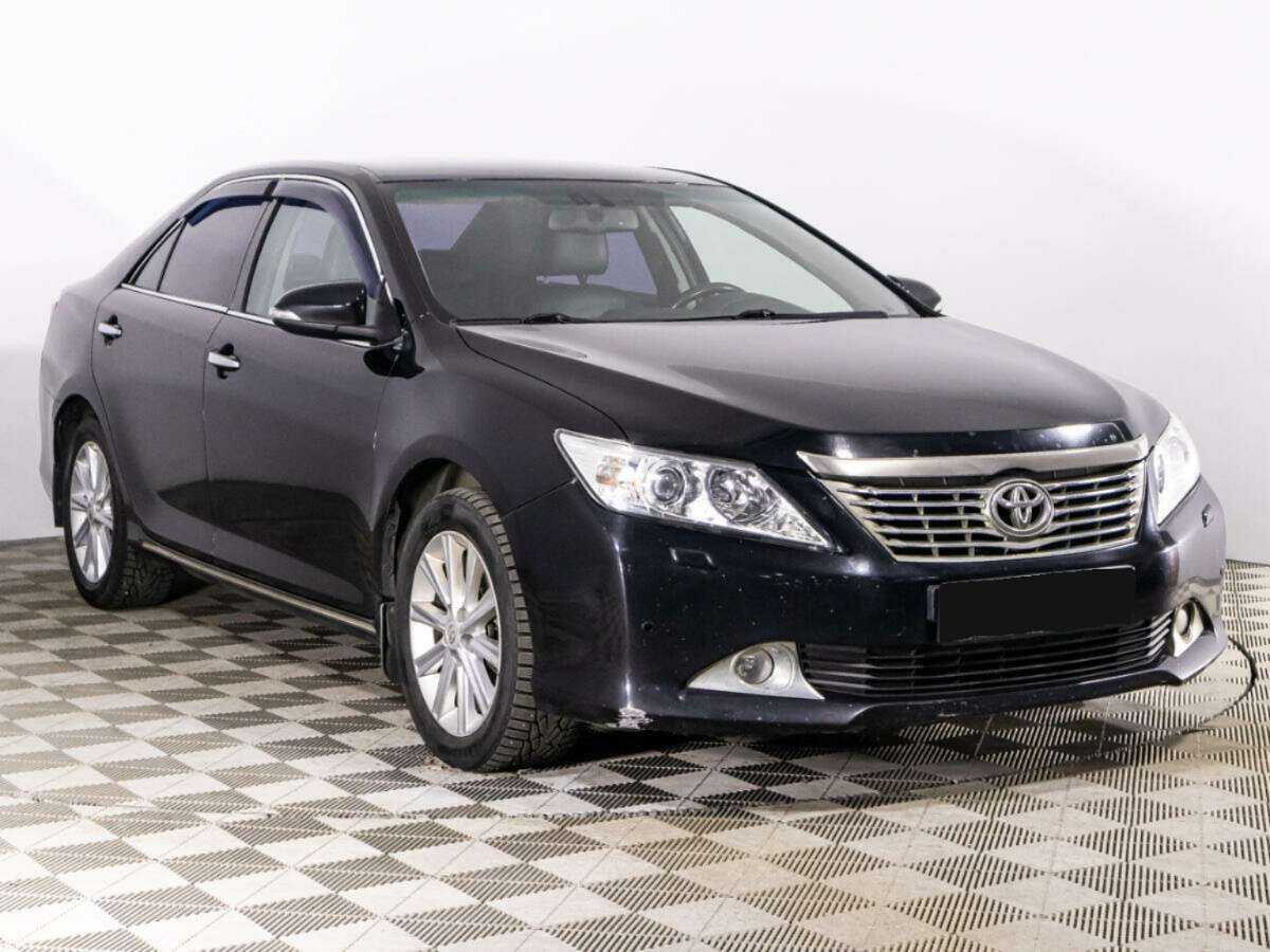 Toyota Camry 2013 года с пробегом. Фото: #2