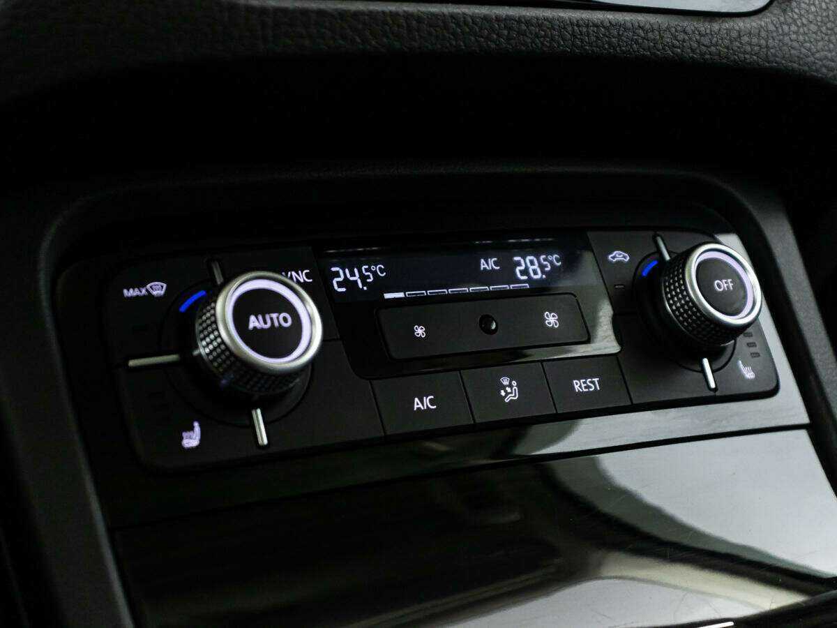 Volkswagen Touareg 2015 года с пробегом. Фото: #19