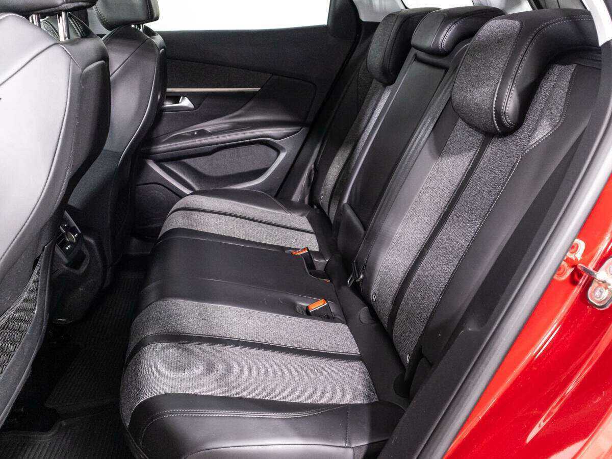 Peugeot 3008 2018 года с пробегом. Фото: #9