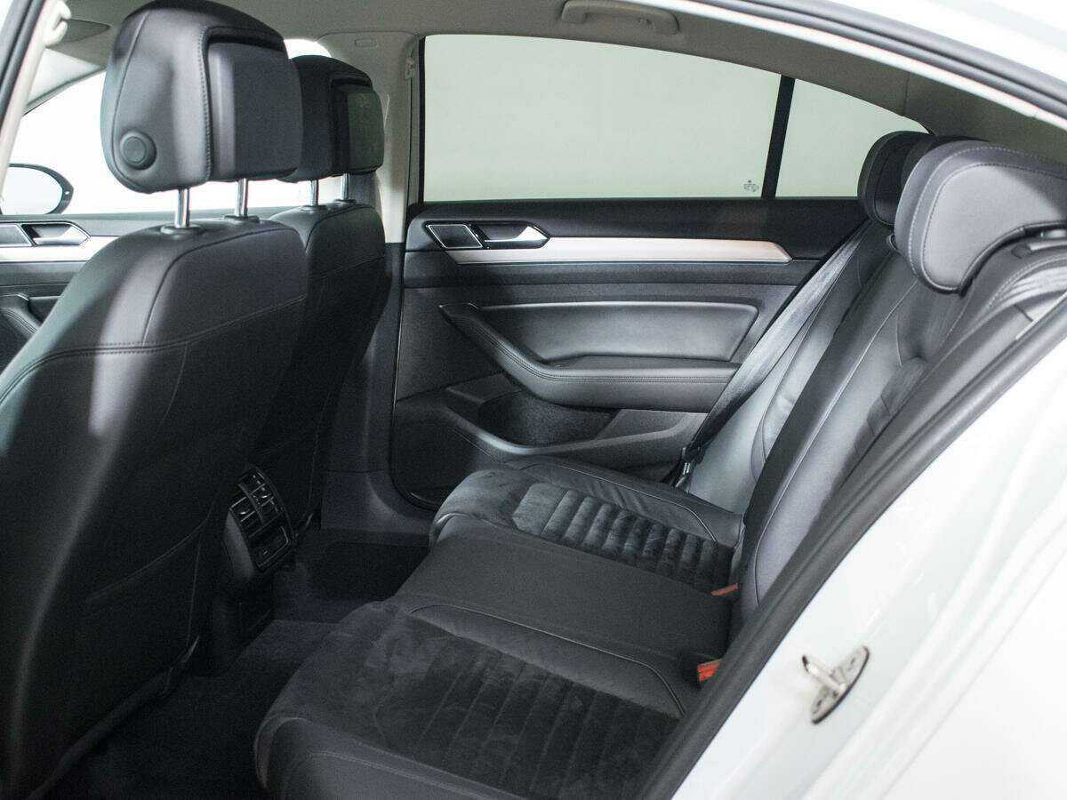 Volkswagen Passat 2017 года с пробегом. Фото: #8