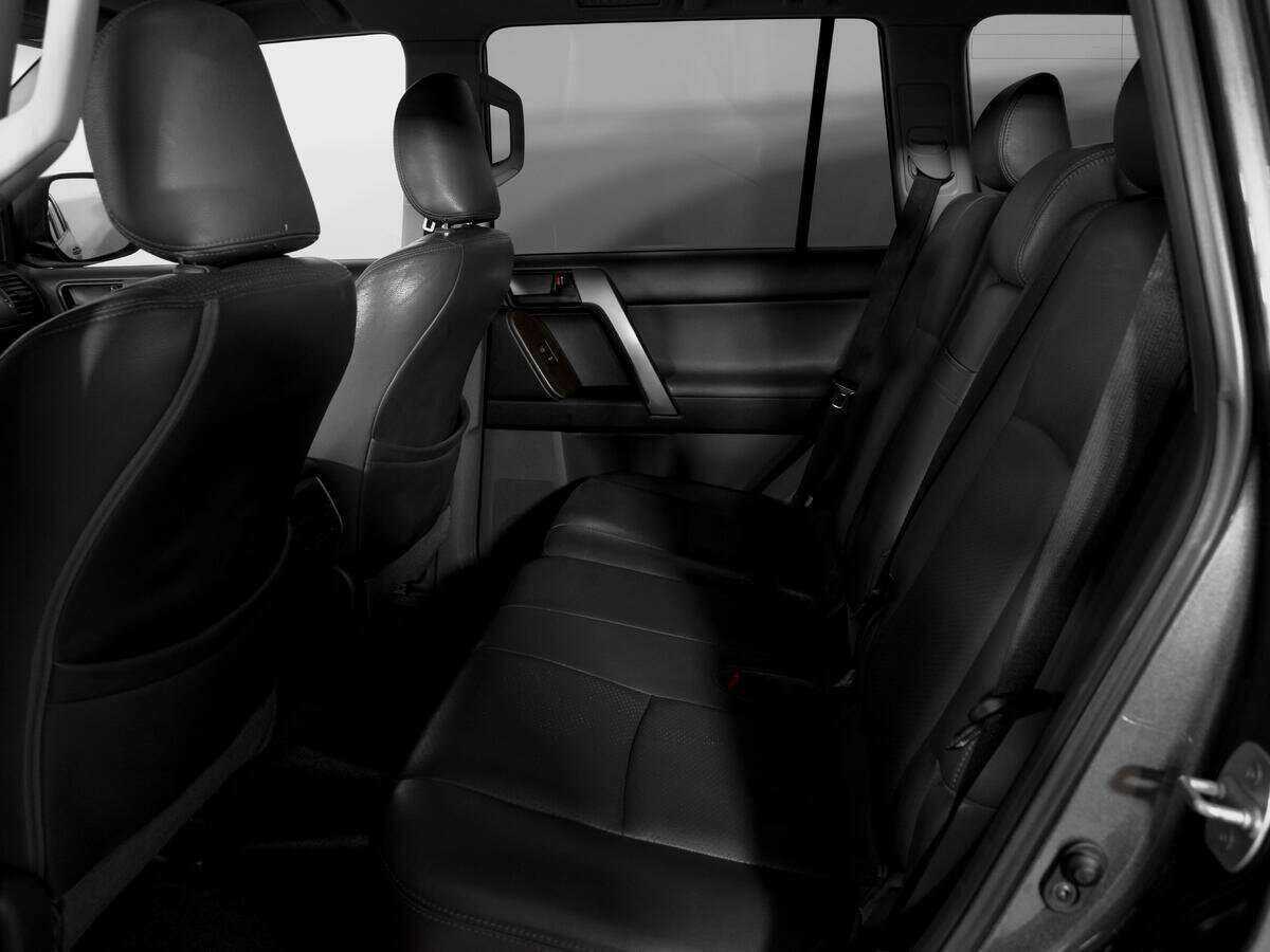 Toyota Land Cruiser Prado 2012 года с пробегом. Фото: #9