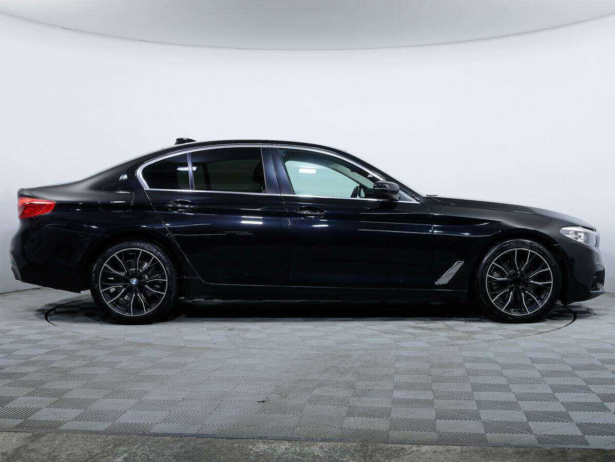 BMW 5 серии 2018 года с пробегом. Фото: #2