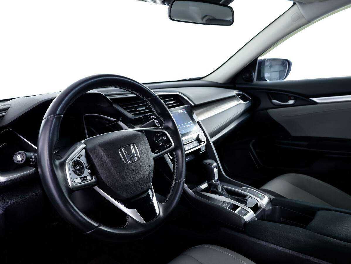 Honda Civic 2019 года с пробегом. Фото: #8