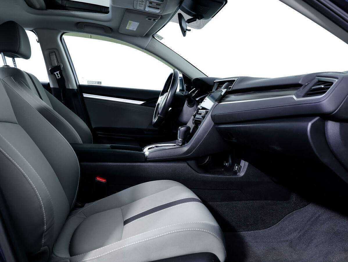 Honda Civic 2019 года с пробегом. Фото: #10