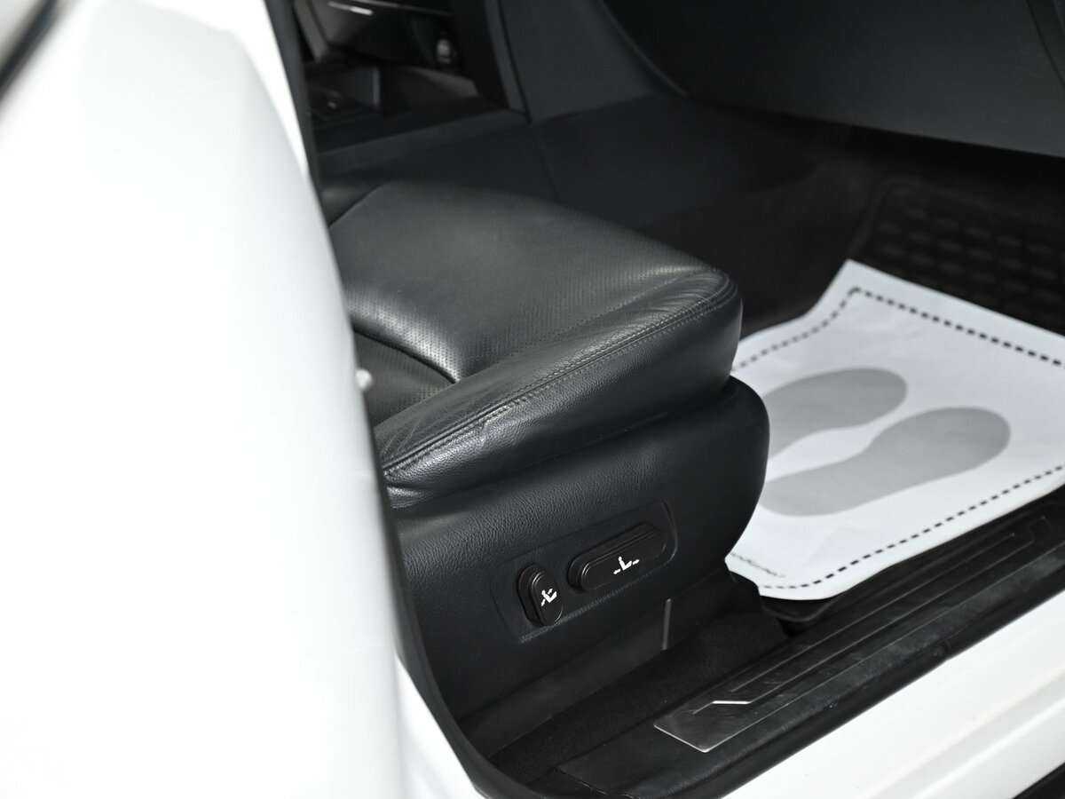 Kia Mohave 2012 года с пробегом. Фото: #12