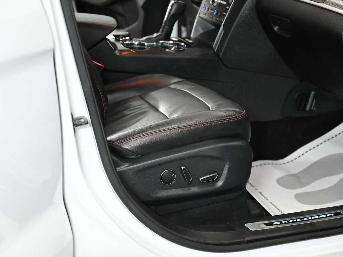 Ford Explorer 2015 года с пробегом. Фото: #13