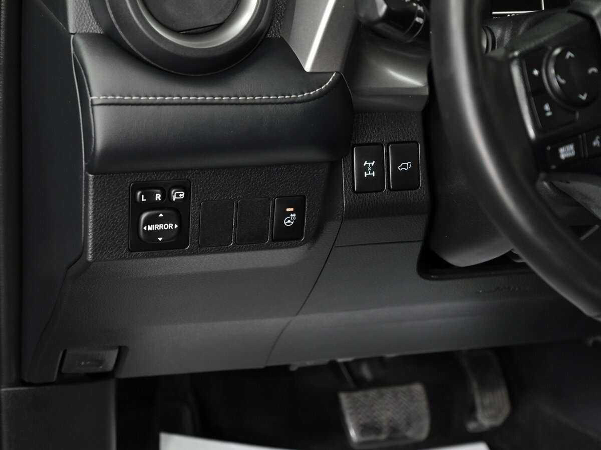 Toyota RAV4 2018 года с пробегом. Фото: #8