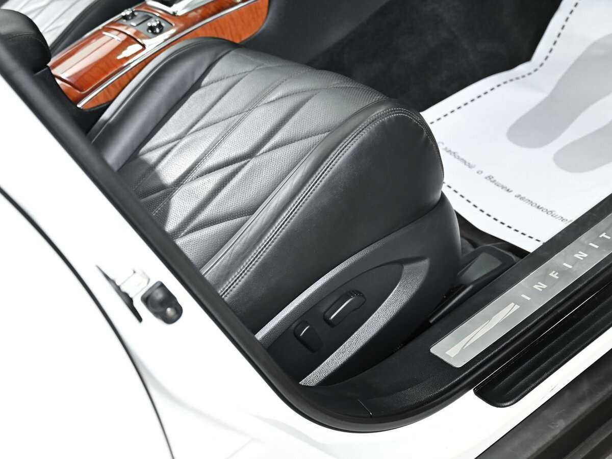 Infiniti FX 2012 года с пробегом. Фото: #16