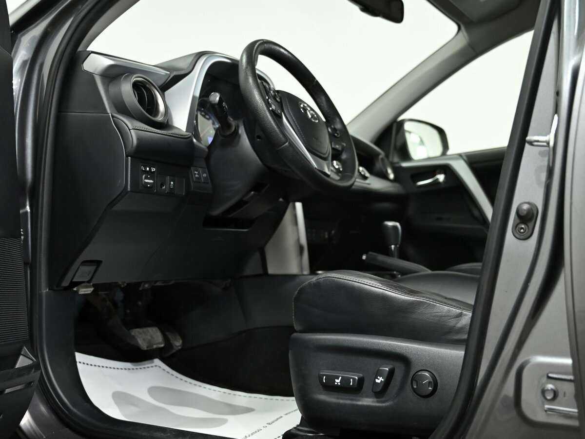 Toyota RAV4 2013 года с пробегом. Фото: #7