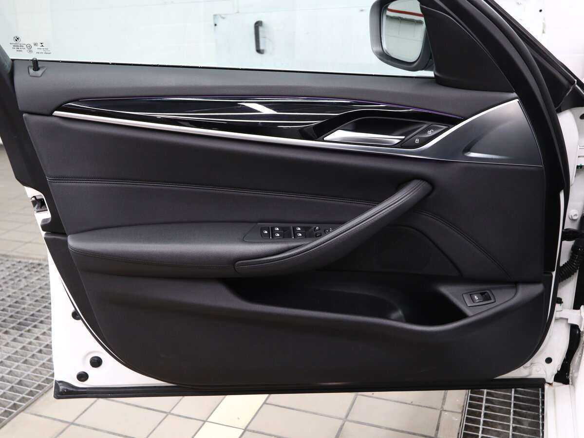 BMW 5 серии 2017 года с пробегом. Фото: #12