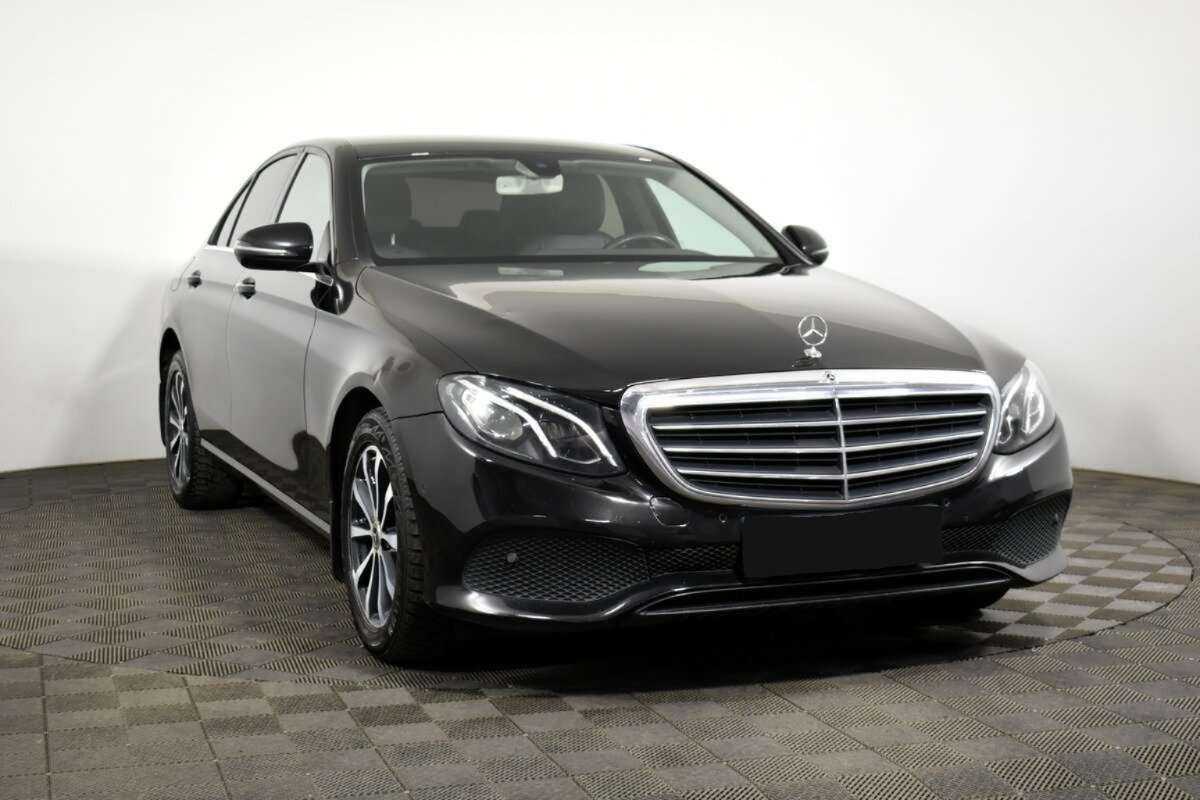 Mercedes-Benz E-Класс 2018 года с пробегом. Фото: #2