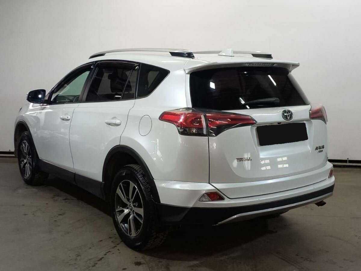 Toyota RAV4 2018 года с пробегом. Фото: #6