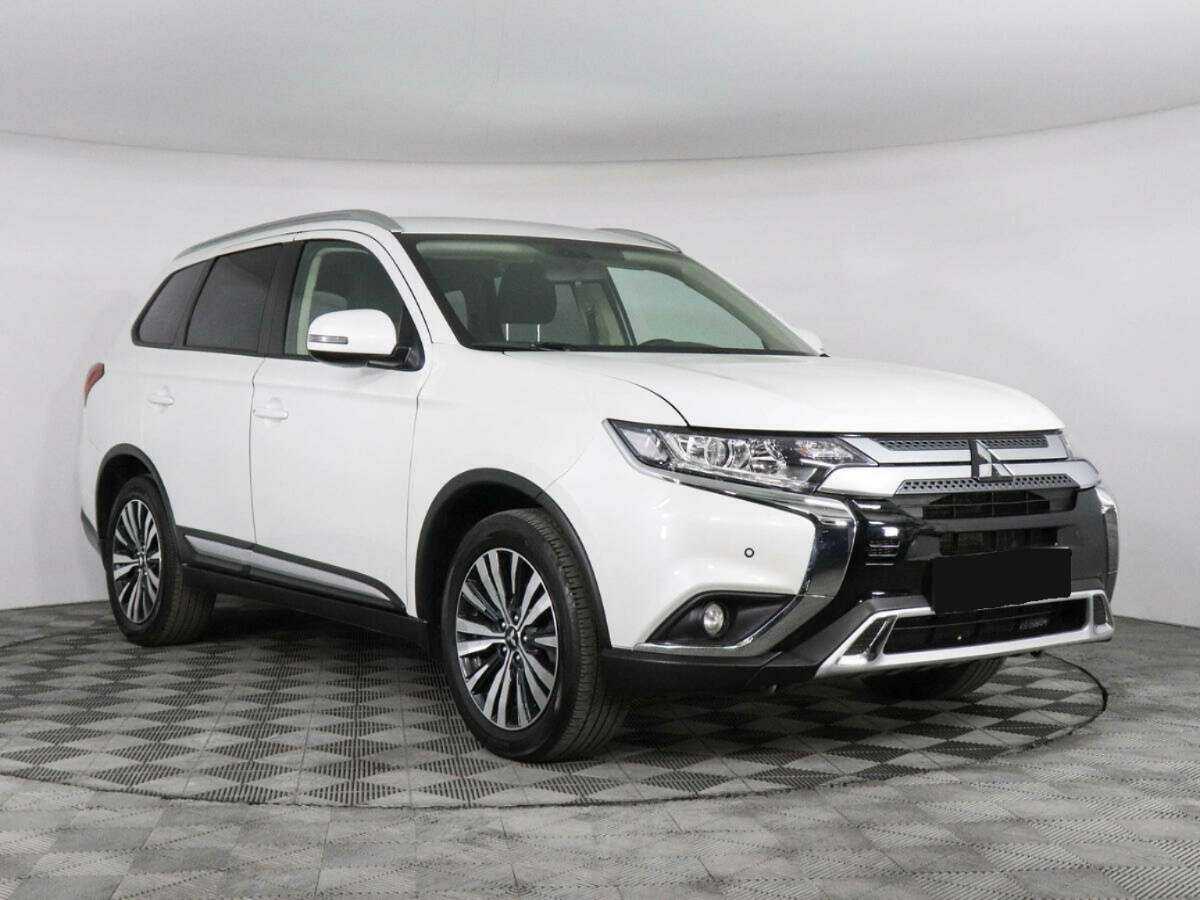 Mitsubishi Outlander 2019 года с пробегом. Фото: #2