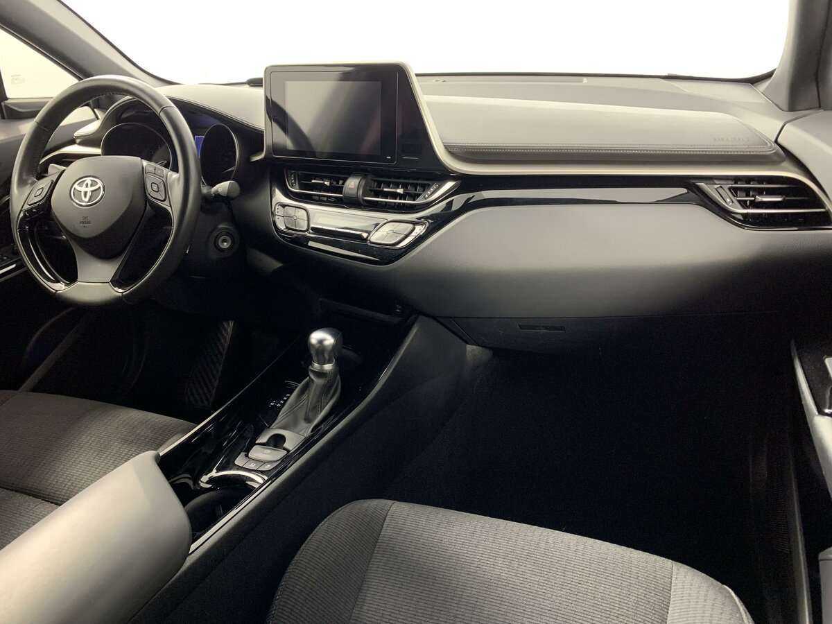 Toyota C-HR 2019 года с пробегом. Фото: #8