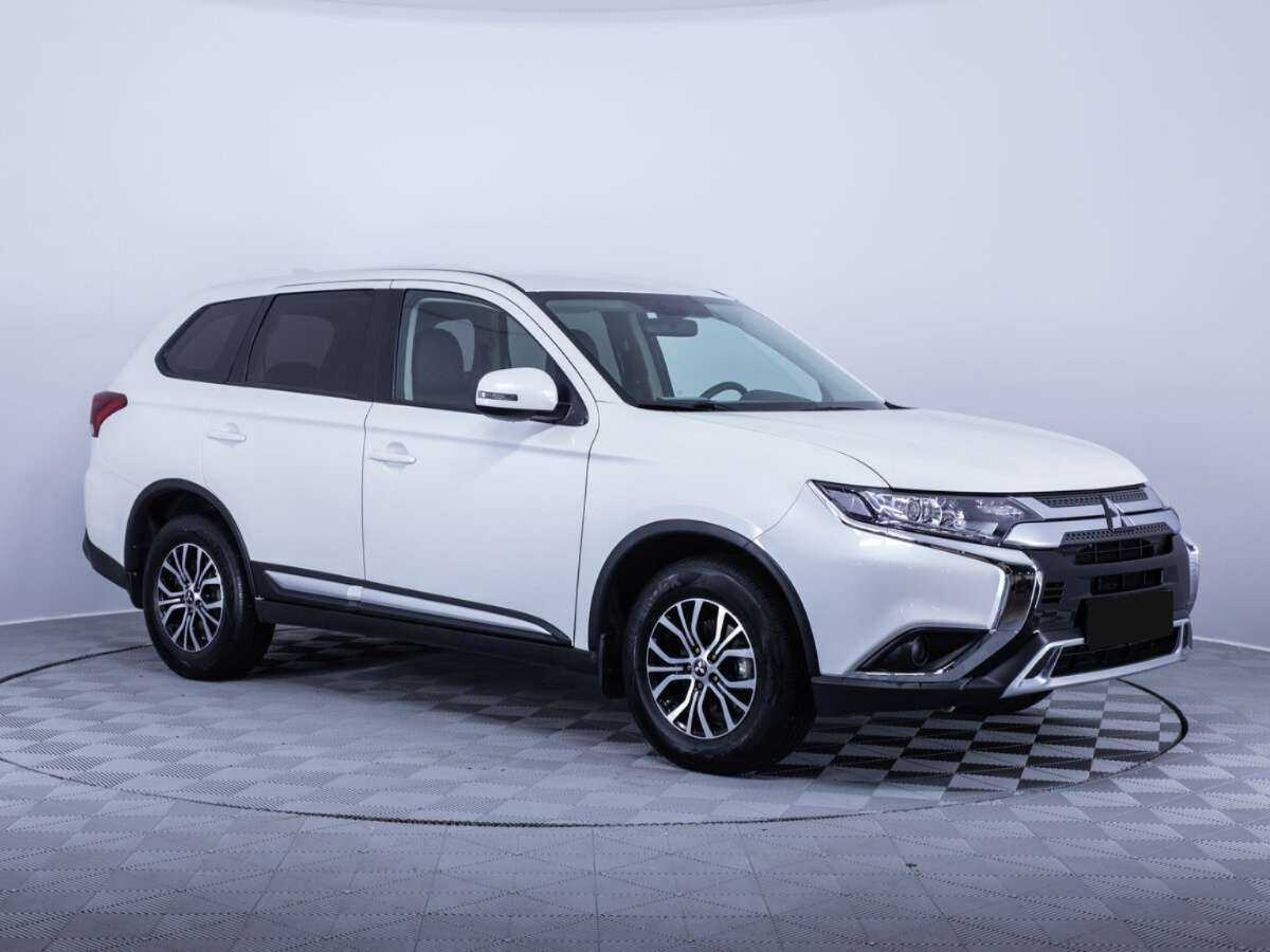 Mitsubishi Outlander 2020 года с пробегом. Фото: #2