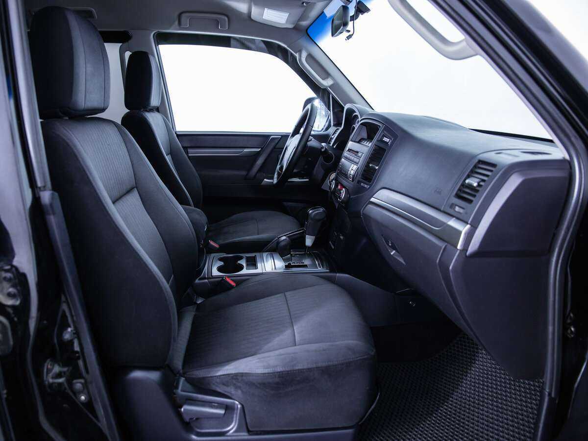 Mitsubishi Pajero 2012 года с пробегом. Фото: #6