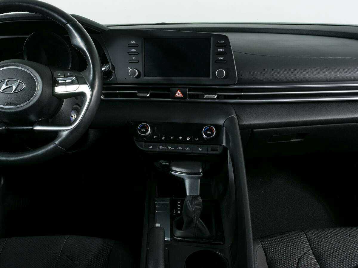 Hyundai Elantra 2021 года с пробегом. Фото: #7