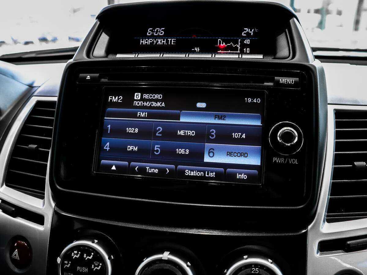 Mitsubishi Pajero Sport 2015 года с пробегом. Фото: #14