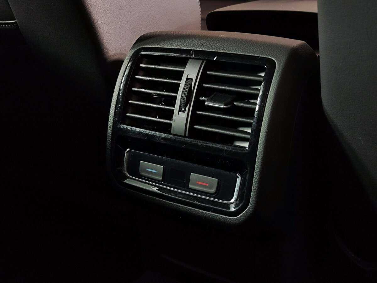 Volkswagen Passat 2019 года с пробегом. Фото: #12