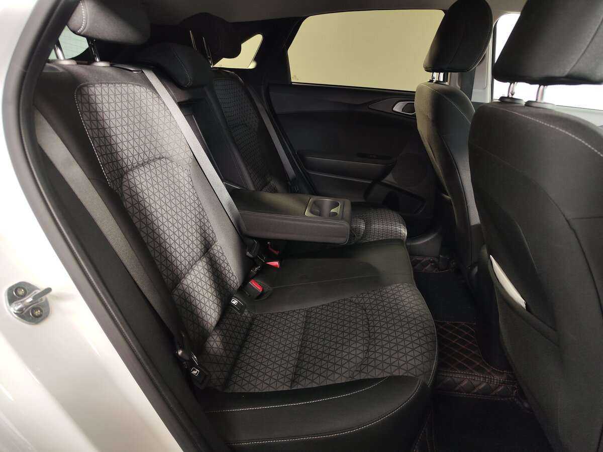 Kia Ceed 2020 года с пробегом. Фото: #8